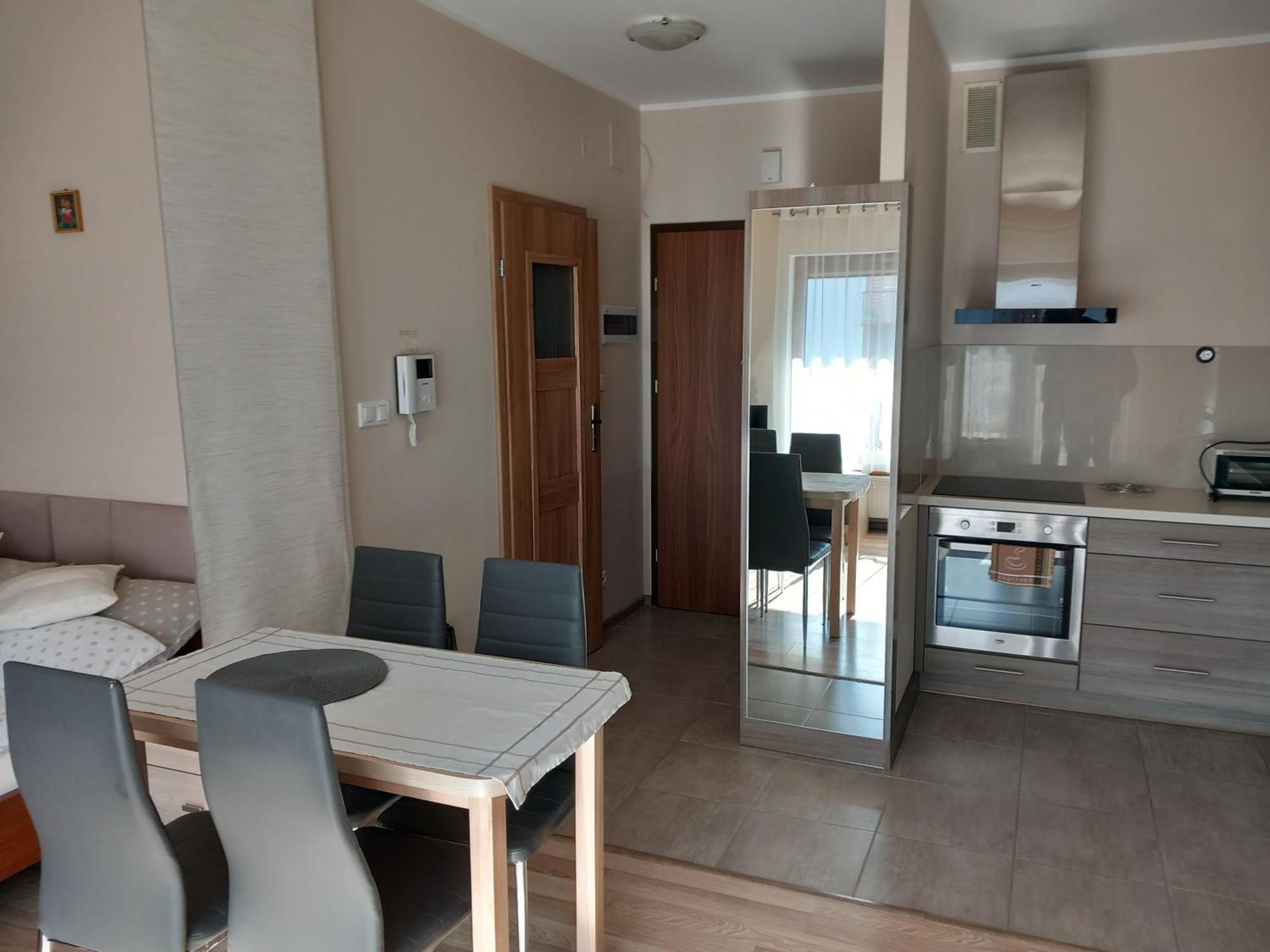 Apartament Jelenia Gora - Cieplice Екстериор снимка