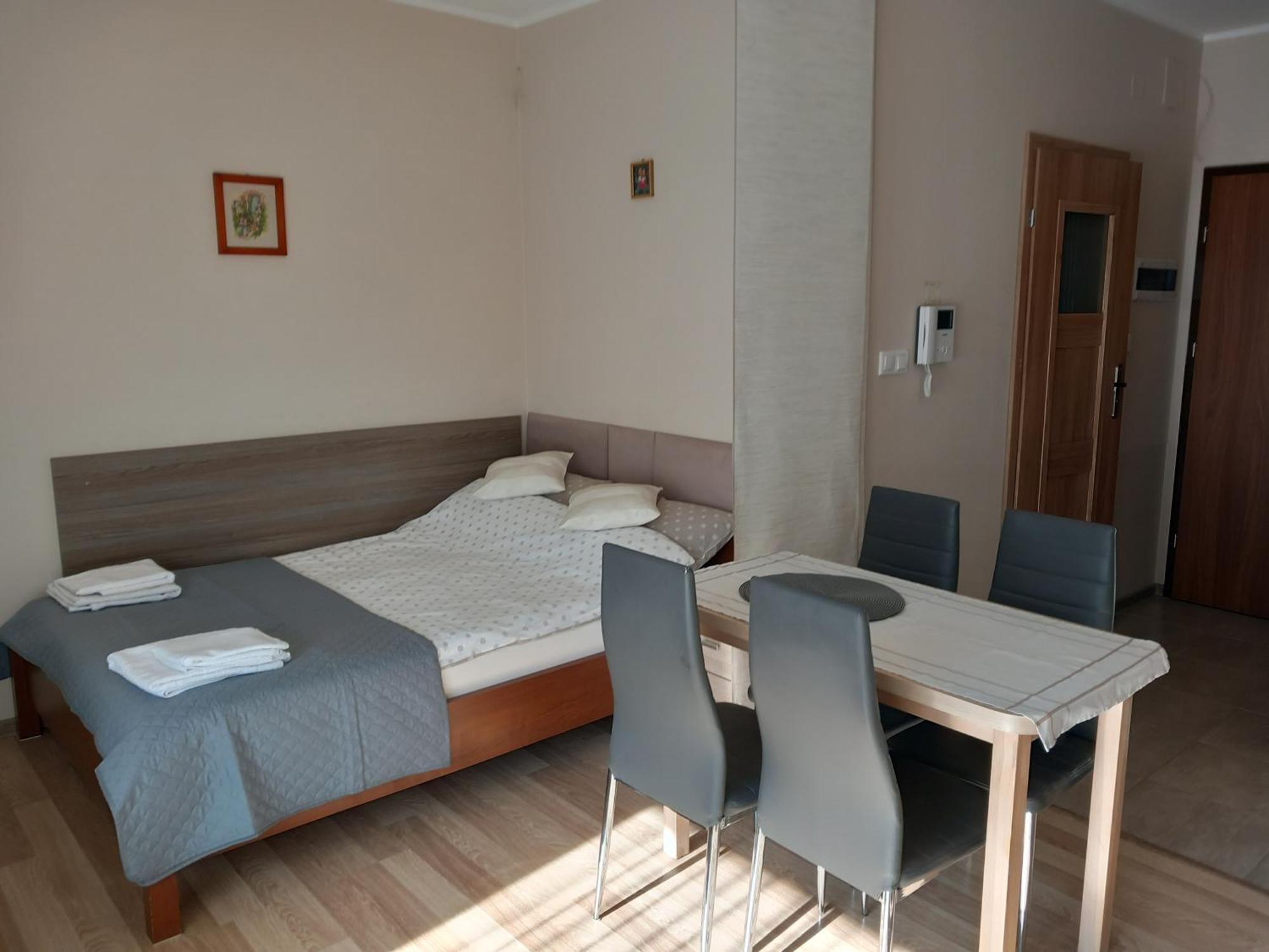Apartament Jelenia Gora - Cieplice Екстериор снимка