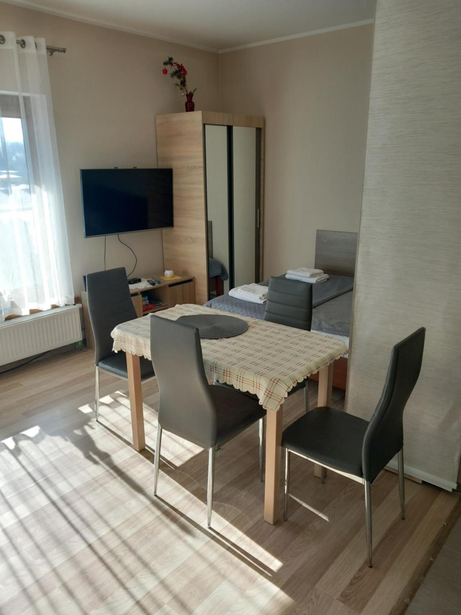 Apartament Jelenia Gora - Cieplice Екстериор снимка